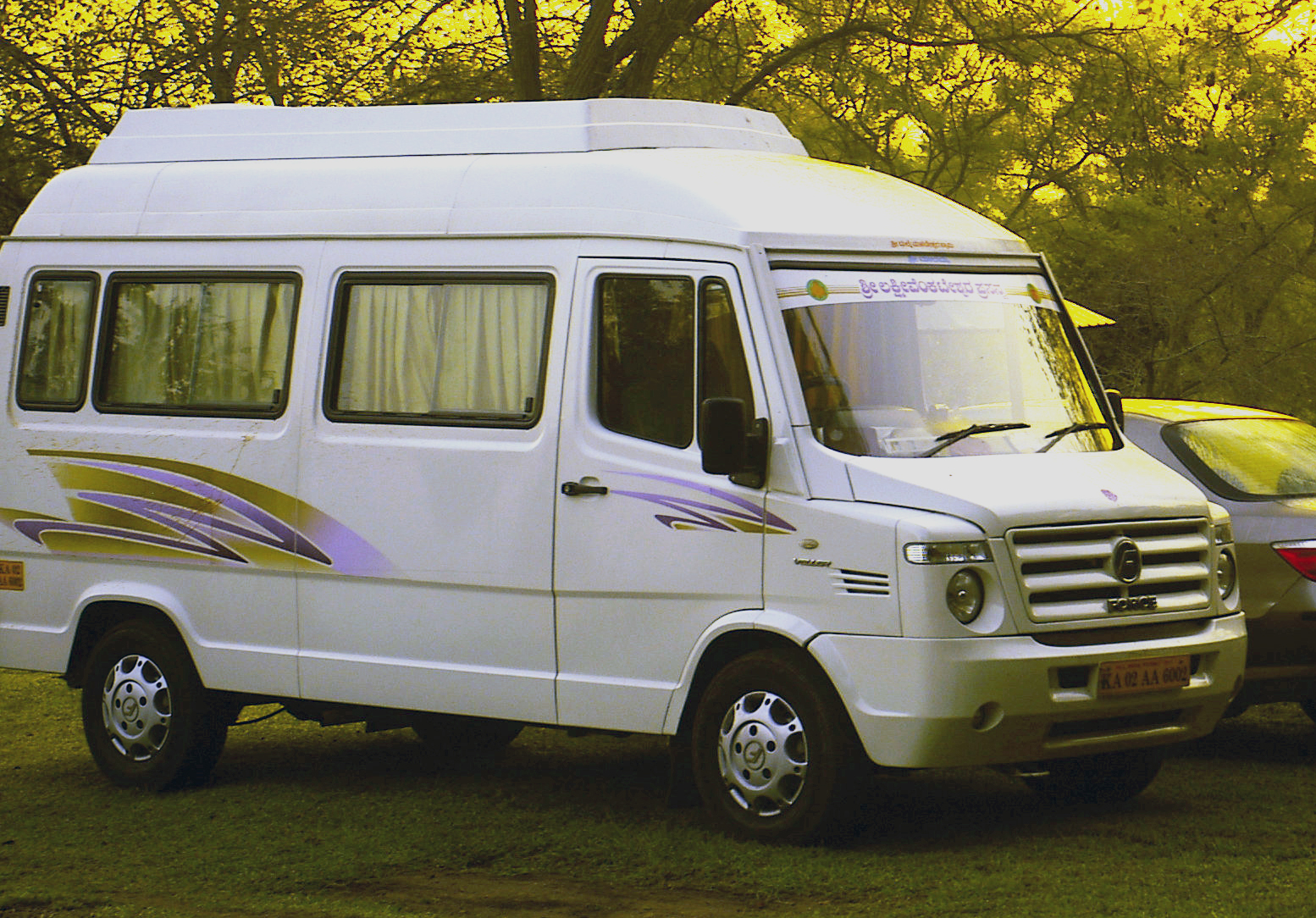 Force Traveller rental coach